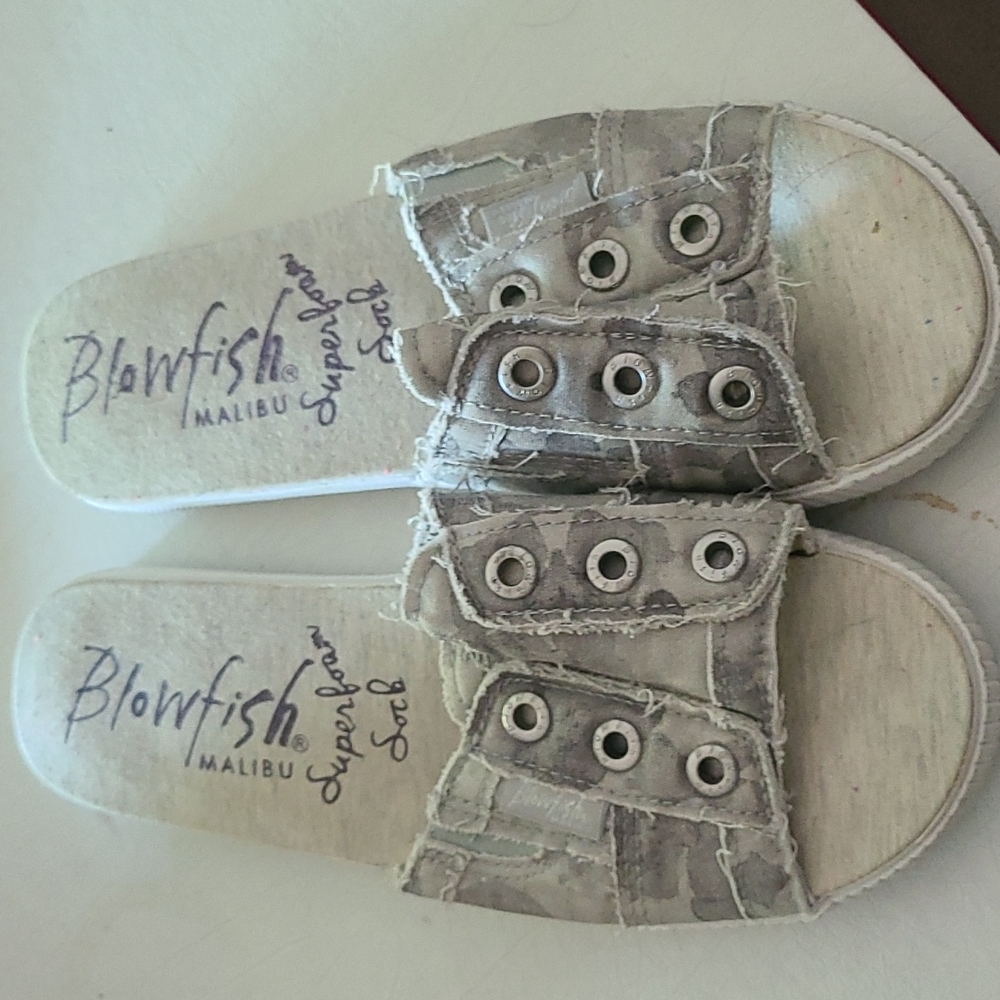 Blowfish camo slides
